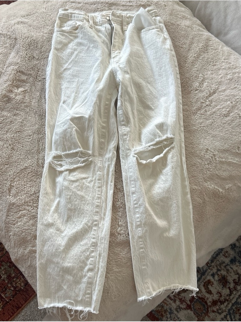 Universal Thread Cream Vintage Straight Jeans